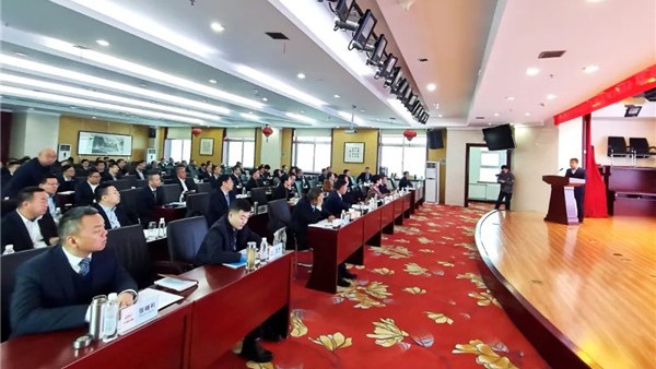 2023年2月18日，甘肃省律师协会建设工程与房地产委员会与中铁二十局集团市政公司在兰州联合举办“建设工程法律实务研讨会”。