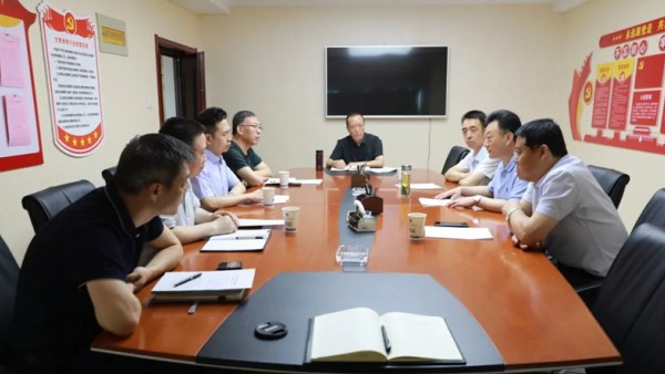 7月1日，省律协会长及直属分会相关负责人召开专题会议，传达学习贺荣部长在司法部律师工作座谈会上的讲话精神。省律协会长班子成员参加会议，直属分会副会长王森，省律协秘书长朱鹏彦、副秘书长邹世语参加会议?；? title=