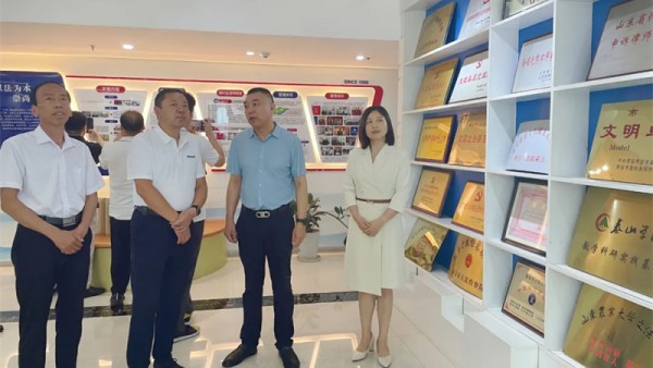 市律协考察组前往山东省泰安市律协交流2024年7月9日，嘉峪关市司法局党组成员、副局长、市律师行业党委书记郑浩，市律师行业党委副书记、市律师协会会长王勇带队前往山东求新律师事务所、山东公允律师事务所和