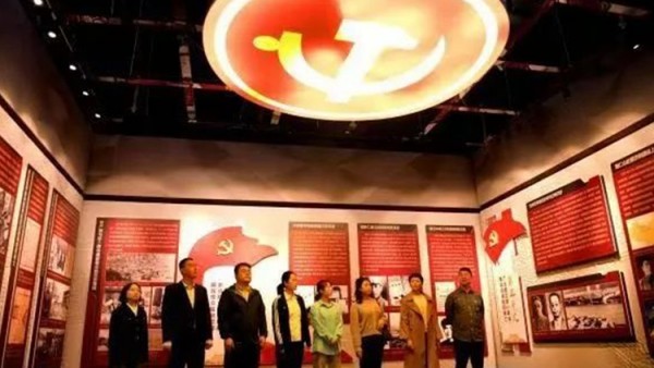 近年来，甘肃锐城律师事务所党支部认真贯彻落实党中央和省、市党委决策部署，秉持党建带所建、所建促党建理念，逐步形成了联建共促、协作交流抓党建的工作格局，引领带动全所律师积极履行社会责任，努力展现新时代律